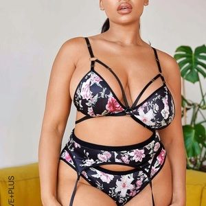 3 pieced lingerie set